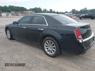 2012 Chrysler 300 Limited z VIN 2C3CCACG7CH198230, wystawiony jako IAAI lot #42435771 z przebiegiem 192 560 mil mil oraz . Historia ofert i sprzedaży dostępna na DreamBid. Obrazek 3.
