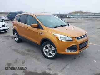 2016 Ford Escape SE z VIN 1FMCU9GX1GUC59233, wystawiony jako IAAI lot #41958573 z przebiegiem 133 223 mil mil oraz . Historia ofert i sprzedaży dostępna na DreamBid. Obrazek 1.