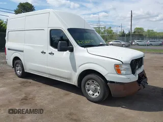 2018 Nissan NV Cargo S z VIN 1N6BF0LY7JN800787, wystawiony jako IAAI lot #42062137 z przebiegiem 221 082 mil mil oraz . Historia ofert i sprzedaży dostępna na DreamBid. Obrazek 1.