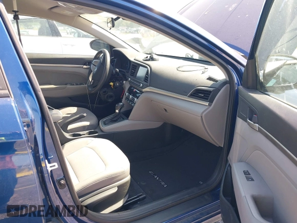 2020 Hyundai Elantra SEL z VIN 5NPD84LF1LH570792, wystawiony jako IAAI lot #42138863 z przebiegiem 27 768 mil mil oraz . Historia ofert i sprzedaży dostępna na DreamBid. Obrazek 5.