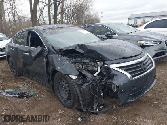 2015 Nissan Altima 2.5 S with VIN 1N4AL3AP2FN351860, listed as a IAAI auction lot 41844963 with 173,046 mi miles. Bid and sale history available at carsss.com. Image 6.