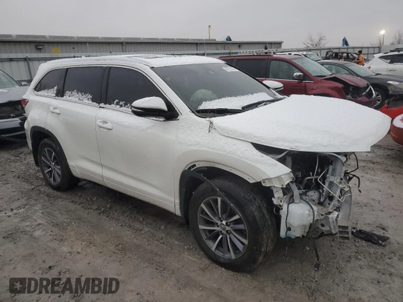2018 Toyota Highlander SE z VIN 5TDJZRFHXJS857422, wystawiony jako Copart lot #84721464 z przebiegiem Nie podano mil oraz Nie do naprawy • Non repairable. Historia ofert i sprzedaży dostępna na DreamBid. Obrazek 4.