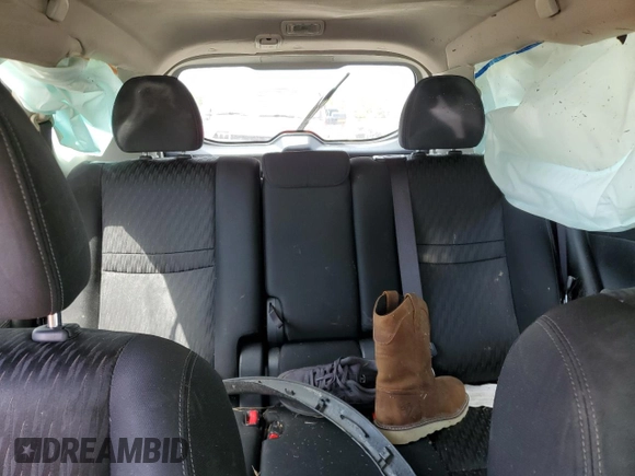 2017 Nissan Rogue SV z VIN KNMAT2MT4HP558206, wystawiony jako Copart lot #52620485 z przebiegiem Nie podano mil oraz Nie do naprawy. Historia ofert i sprzedaży dostępna na DreamBid. Obrazek 10.