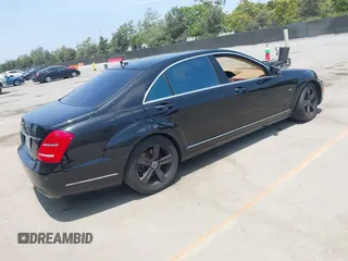 2012 Mercedes-Benz S 550 z VIN WDDNG7DB1CA440707, wystawiony jako IAAI lot #42489230 z przebiegiem 85 768 mil mil oraz . Historia ofert i sprzedaży dostępna na DreamBid. Obrazek 4.