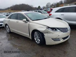 2016 Lincoln MKZ with VIN 3LN6L2J94GR604912, listed as a IAAI auction lot 41563878 with 110,595 mi miles. Bid and sale history available at carsss.com. Image 1.