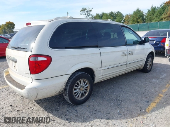 2002 Chrysler Town & Country Limited with VIN 2C8GP64L82R797610, listed as a IAAI auction lot 40712041 with 133,892 mi miles. Bid and sale history available at carsss.com. Image 4.