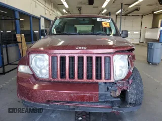 2008 Jeep Liberty Sport z VIN 1J8GN28K18W241486, wystawiony jako Copart lot #55832105 z przebiegiem 211 887 mil mil oraz Szkoda całkowita • Salvage title. Historia ofert i sprzedaży dostępna na DreamBid. Obrazek 5.