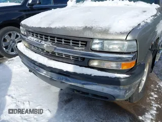 2000 Chevrolet Silverado 1500 LS with VIN 1GCEK19T5YE270245, listed as a IAAI auction lot 41557693 with 119,830 mi miles. Bid and sale history available at carsss.com. Image 6.