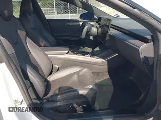 2022 Tesla Model S z VIN 5YJSA1E59NF470813, wystawiony jako IAAI lot #41935297 z przebiegiem Nie podano mil oraz . Historia ofert i sprzedaży dostępna na DreamBid. Obrazek 5.