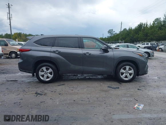 2022 Toyota Highlander LE with VIN 5TDBZRBH8NS594816, listed as a IAAI auction lot 41892825 with 49,229 mi miles and . Bid and sale history available at DreamBid. Image 13.