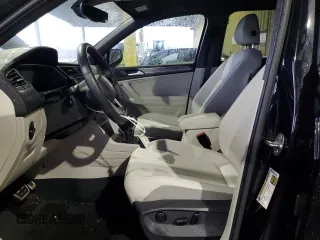 2022 Volkswagen Tiguan SE R-Line Black with VIN 3VV8B7AX1NM155177, listed as a Copart auction lot 83462284 with 9,905 mi miles and Salvage Title. Bid and sale history available at DreamBid. Image 7.