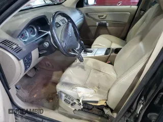 2013 Volvo XC90 Premier Plus z VIN YV4952CZXD1630006, wystawiony jako Copart lot #61143805 z przebiegiem 217 992 mil mil oraz Szkoda całkowita • Salvage title. Historia ofert i sprzedaży dostępna na DreamBid. Obrazek 7.