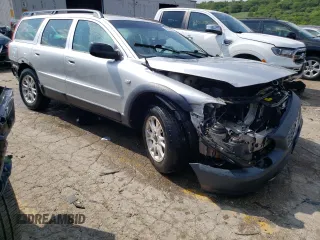 2004 Volvo V70 XC70 with VIN YV1SZ59H041166744, listed as a Copart auction lot 59748324 with 0 mi miles and Salvage Title. Bid and sale history available at carsss.com. Image 4.