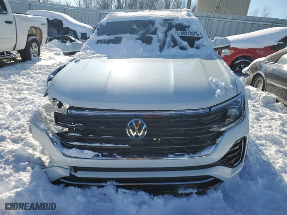 2024 Volkswagen Atlas Cross Sport 2.0T SEL R-Line with VIN 1V2AE2CA8RC215710, listed as a Copart auction lot 88913075 with 0 mi miles and Salvage Title. Bid and sale history available at carsss.com. Image 5.