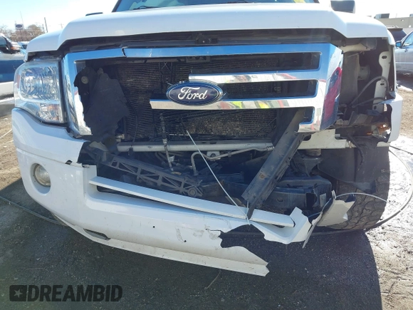 2013 Ford Expedition EL XLT with VIN 1FMJK1J58DEF12950, listed as a IAAI auction lot 40992286 with 185,786 mi miles. Bid and sale history available at carsss.com. Image 6.