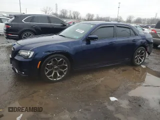 2015 Chrysler 300 with VIN 2C3CCABT1FH842808, listed as a Copart auction lot 43332535 with 132,167 mi miles and Clean Title. Bid and sale history available at carsss.com. Image 1.