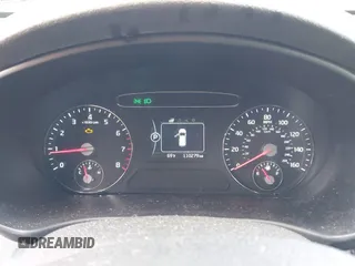 2017 Kia Sorento LX z VIN 5XYPGDA3XHG303917, wystawiony jako IAAI lot #42247202 z przebiegiem 110 279 mil mil oraz . Historia ofert i sprzedaży dostępna na DreamBid. Obrazek 7.