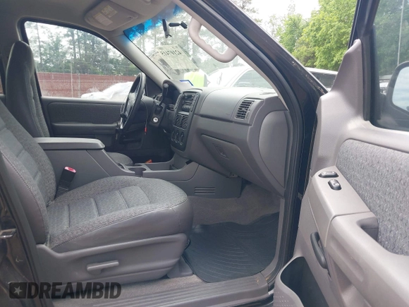 2002 Ford Explorer XLS z VIN 1FMZU62E12ZB98055, wystawiony jako IAAI lot #42107415 z przebiegiem 151 319 mil mil oraz . Historia ofert i sprzedaży dostępna na DreamBid. Obrazek 5.
