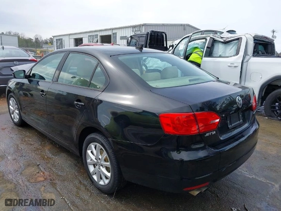 2011 Volkswagen Jetta Sedan SE with VIN 3VWBX7AJ3BM328689, listed as a IAAI auction lot 41710348 with NaN miles. Bid and sale history available at carsss.com. Image 3.