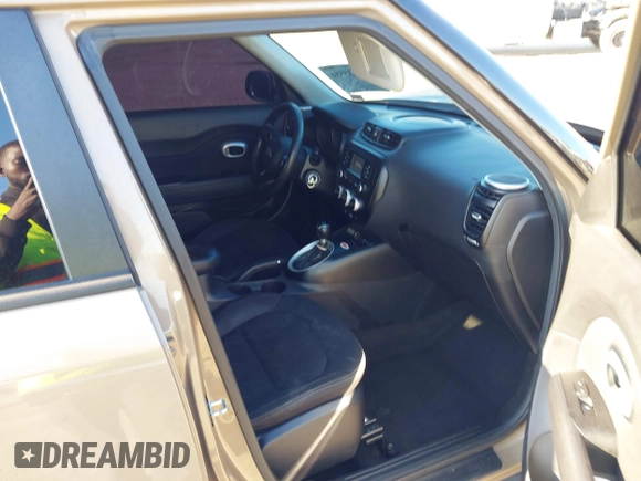 2016 Kia Soul with VIN KNDJN2A26G7256355, listed as a IAAI auction lot 41635586 with 164,998 mi miles. Bid and sale history available at carsss.com. Image 5.