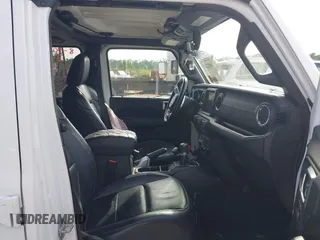 2018 Jeep Wrangler Unlimited Sahara z VIN 1C4HJXEG4JW220092, wystawiony jako IAAI lot #40522478 z przebiegiem 90 529 mil mil oraz . Historia ofert i sprzedaży dostępna na DreamBid. Obrazek 5.