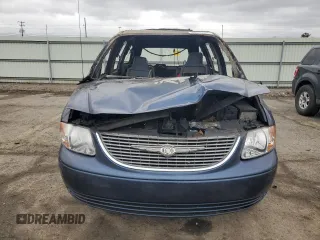 2002 Chrysler Town & Country eL with VIN 2C4GP34352R622666, listed as a Copart auction lot 47945585 with Not Provided miles and Salvage Title. Bid and sale history available at carsss.com. Image 5.