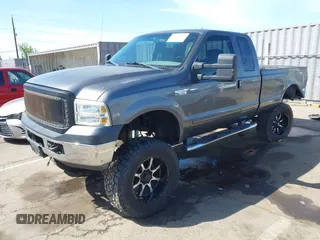 2002 Ford Super Duty F-250 XL with VIN 1FTNX21F52EA94446, listed as a IAAI auction lot 42078310 with 197,605 mi miles. Bid and sale history available at carsss.com. Image 2.