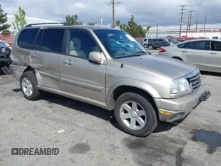 2003 Suzuki XL-7 Touring with VIN JS3TX92V634107042, listed as a IAAI auction lot 41902576 with 176,439 mi miles. Bid and sale history available at carsss.com. Image 1.