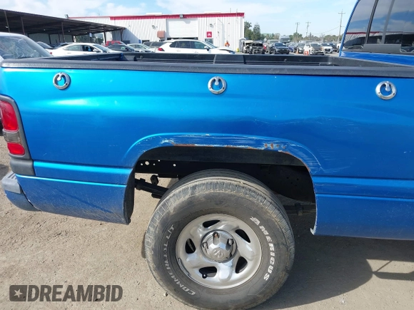 1999 Dodge 1500 z VIN 3B7HC13Z2XG197088, wystawiony jako IAAI lot #41686269 z przebiegiem 210 662 mil mil oraz . Historia ofert i sprzedaży dostępna na DreamBid. Obrazek 6.