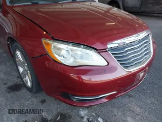 2013 Chrysler 200 LX with VIN 1C3CCBAB7DN735880, listed as a IAAI auction lot 42092689 with 149,567 mi miles. Bid and sale history available at carsss.com. Image 6.