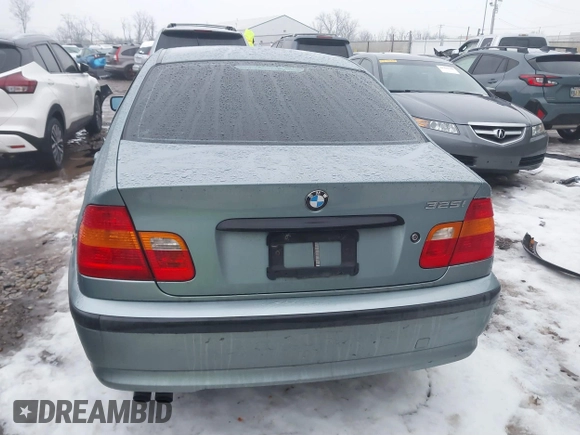 2005 BMW 3 Series 325i with VIN WBAEV33475KW16987, listed as a IAAI auction lot 41353913 with 211,222 mi miles. Bid and sale history available at carsss.com. Image 15.