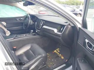 2020 Volvo XC60 Momentum with VIN YV4102RK0L1478564, listed as a IAAI auction lot 42159705 with 98,405 mi miles and . Bid and sale history available at DreamBid. Image 5.
