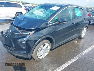 2023 Chevrolet Bolt EV 1LT z VIN 1G1FW6S00P4194095, wystawiony jako IAAI lot #42168182 z przebiegiem 9 122 mil mil oraz . Historia ofert i sprzedaży dostępna na DreamBid. Obrazek 2.