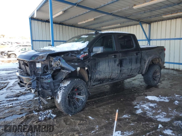 2021 Chevrolet Silverado 1500 RST with VIN 3GCUYEEL5MG185142, listed as a Copart auction lot 45176875 with 51,210 mi miles and Salvage Title. Bid and sale history available at carsss.com. Image 1.