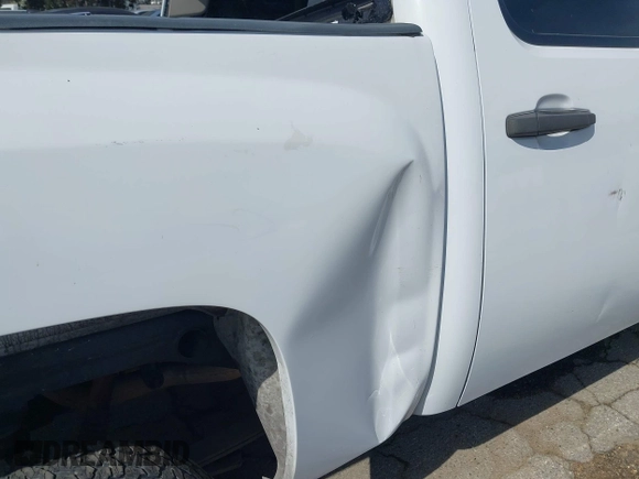 2007 Chevrolet Silverado 1500 1LT with VIN 2GCEC13J471517260, listed as a IAAI auction lot 39369498 with 183,703 mi miles and . Bid and sale history available at DreamBid. Image 12.