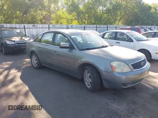 2005 Ford Five Hundred SE with VIN 1FAFP23135G195408, listed as a IAAI auction lot 42709182 with 297,662 mi miles and . Bid and sale history available at DreamBid. Image 1.
