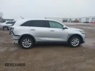 2019 Kia Sorento LX V6 with VIN 5XYPG4A51KG495866, listed as a IAAI auction lot 41599328 with 161,807 mi miles. Bid and sale history available at carsss.com. Image 14.