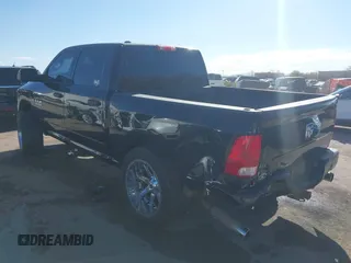 2015 Ram 1500 Express z VIN 1C6RR6KT1FS517948, wystawiony jako IAAI lot #41355978 z przebiegiem 94 784 mil mil oraz . Historia ofert i sprzedaży dostępna na DreamBid. Obrazek 3.
