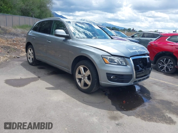 2010 Audi Q5 Premium Plus z VIN WA1LKAFP2AA098178, wystawiony jako IAAI lot #42275676 z przebiegiem 108 640 mil mil oraz . Historia ofert i sprzedaży dostępna na DreamBid. Obrazek 1.
