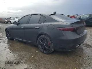 2019 Alfa Romeo Giulia z VIN ZARFAMAN4K7606393, wystawiony jako Copart lot #48740285 z przebiegiem 42 152 mil mil oraz Szkody całkowita. Historia ofert i sprzedaży dostępna na DreamBid. Obrazek 2.