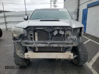 2015 Toyota Tacoma PreRunner with VIN 3TMKU4HN8FM046637, listed as a Copart auction lot 44077295 with 200,737 mi miles and Salvage title. Bid and sale history available at DreamBid. Image 5.