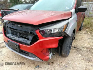 2019 Ford Escape S с VIN 1FMCU0F74KUB00583, выставлен на аукционе IAAI как лот 41341599 с пробегом 105 561 миль миль и . История ставок и продаж доступна на DreamBid. Изображение 6.
