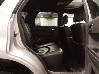 2008 Mercury Mariner Premier с VIN 4M2CU971X8KJ13808, выставлен на аукционе IAAI как лот 42301476 с пробегом 217 370 миль миль и . История ставок и продаж доступна на DreamBid. Изображение 8.