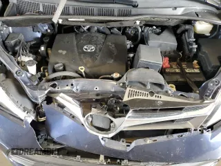2019 Toyota Sienna XLE with VIN 5TDDZ3DC3KS217040, listed as a Copart auction lot 61556495 with 85,309 mi miles and Salvage title. Bid and sale history available at DreamBid. Image 12.