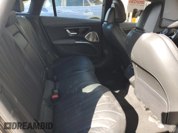 2023 Mercedes-Benz EQS 450 z VIN W1KCG2EB1PA038099, wystawiony jako Copart lot #73380004 z przebiegiem 13 333 mil mil oraz Szkoda całkowita • Salvage title. Historia ofert i sprzedaży dostępna na DreamBid. Obrazek 11.
