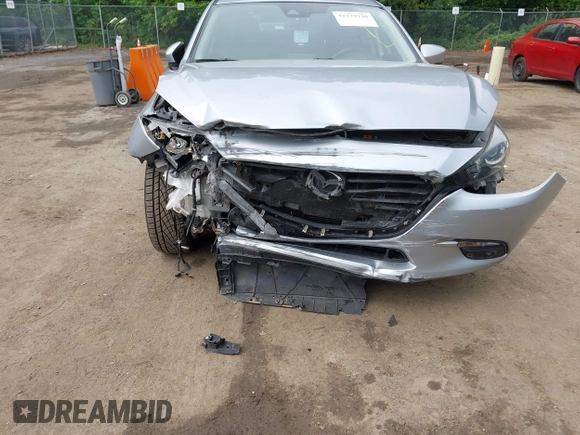 2017 Mazda 3 Grand Touring z VIN 3MZBN1W30HM133185, wystawiony jako IAAI lot #42279730 z przebiegiem 6 518 mil mil oraz . Historia ofert i sprzedaży dostępna na DreamBid. Obrazek 6.