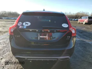2017 Volvo V60 z VIN YV440MWK8H1023255, wystawiony jako Copart lot #84471084 z przebiegiem 91 507 mil mil oraz Szkoda całkowita • Salvage title. Historia ofert i sprzedaży dostępna na DreamBid. Obrazek 6.