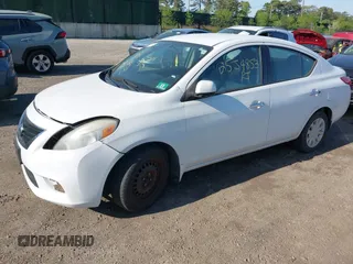 2012 Nissan Versa SV с VIN 3N1CN7AP4CL928987, выставлен на аукционе IAAI как лот 42249882 с пробегом Не указан миль и . История ставок и продаж доступна на DreamBid. Изображение 2.