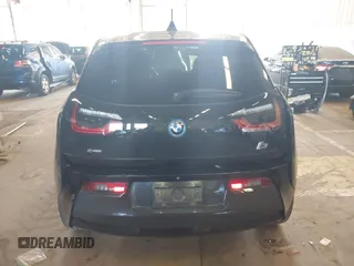2015 BMW i3 z VIN WBY1Z2C5XFV556131, wystawiony jako IAAI lot #42050070 z przebiegiem 60 889 mil mil oraz . Historia ofert i sprzedaży dostępna na DreamBid. Obrazek 6.
