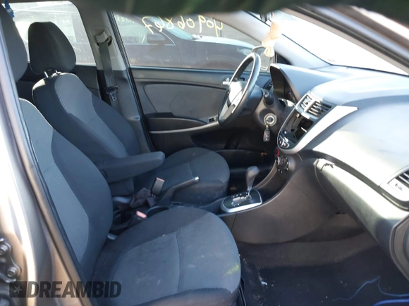 2013 Hyundai Accent GS z VIN KMHCT5AE8DU126970, wystawiony jako IAAI lot #40906867 z przebiegiem 142 484 mil mil oraz . Historia ofert i sprzedaży dostępna na DreamBid. Obrazek 5.